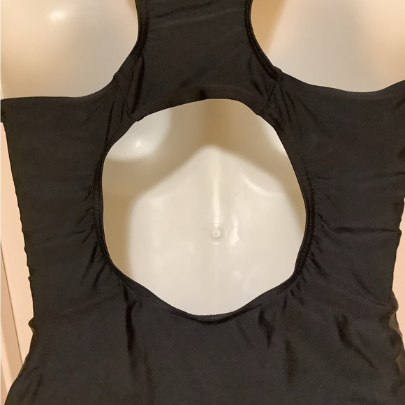 CHARM Leaks one piece flattering-fit pink black size S straps secure for swim💕 - Picture 6 of 10